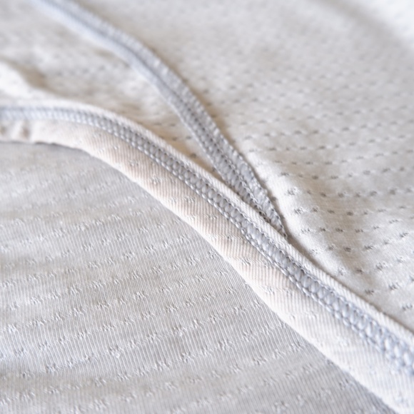 lululemon long distance tank / heathered hail/hail / size 2 - Picture 3 of 6